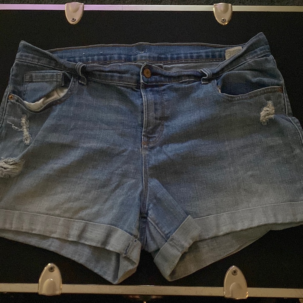 Shorts time and tru worn